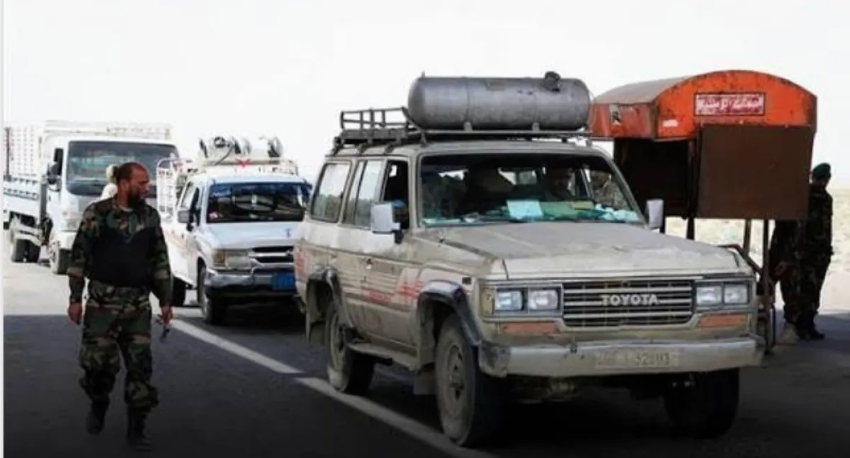 تصاعد الجبايات وابتزاز السائقين والمسافرين يفاقم معاناة المواطنين في مناطق الحكومة اليمنية