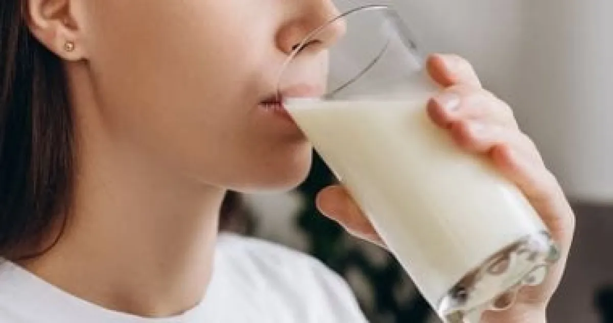 دراسة: تناول الحليب بعد التمرين يعزز صحة العظام ويحمي كبار السن