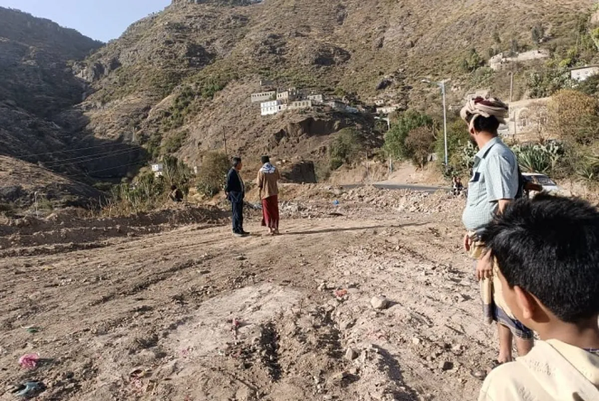 تصعيد بيئي خطير: الحوثيون يشرعون في إنشاء مكب نفايات قرب الأحياء السكنية بمحافظة إب