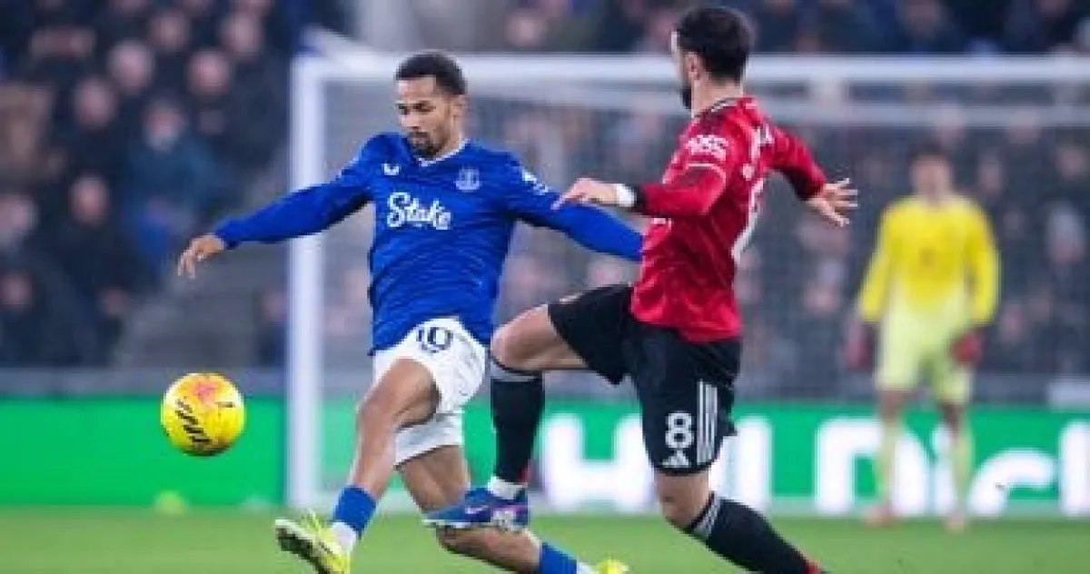 تعادل سلبي يسيطر على شوط إيفرتون ومانشستر يونايتد.. صراع المراكز يشتعل