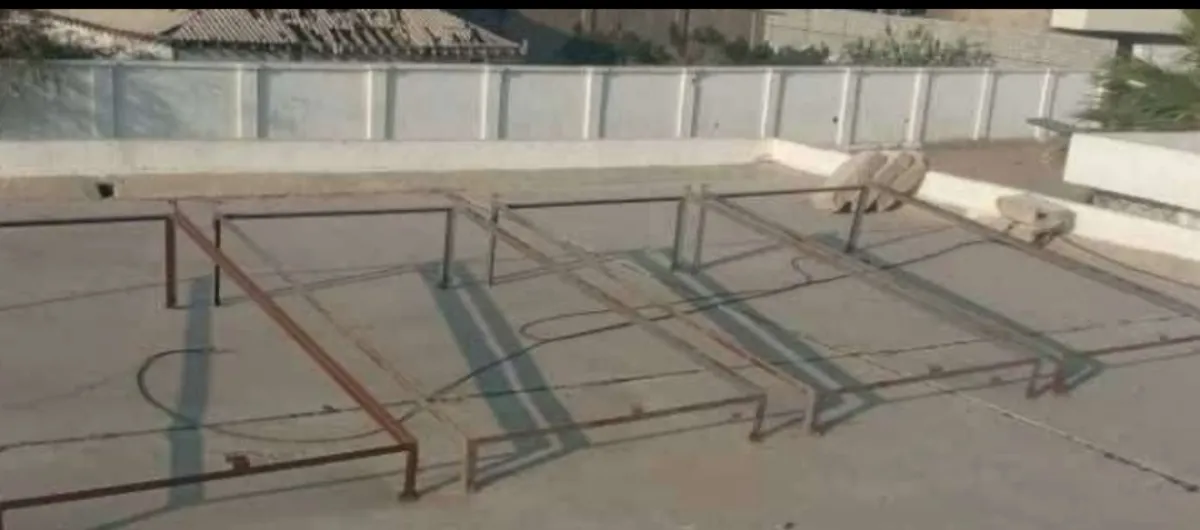 عدن.. سرقة الألواح الشمسية الخاصة بجمعية الصم والبكم تثير غضباً واسعاً