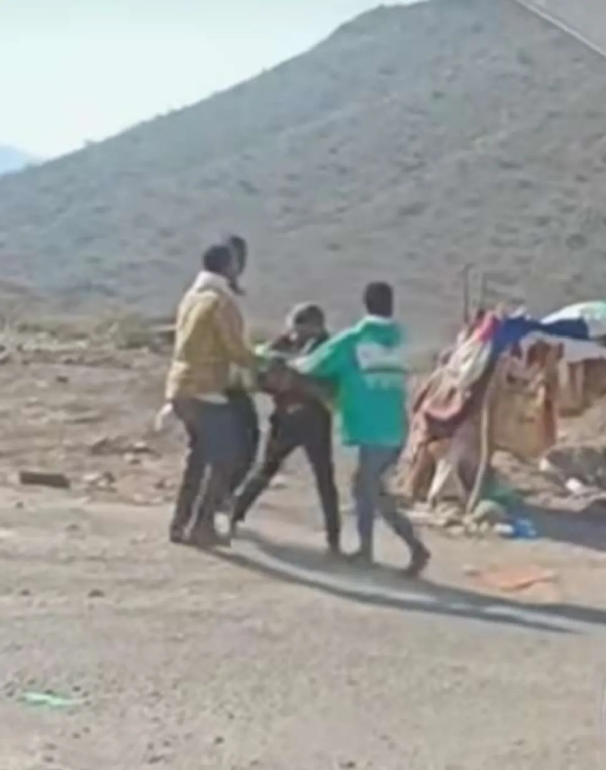 تعرُّض مهاجرين من "الأورومو" للتقطع وسلب أموالهم بالقوة في الحبيلين