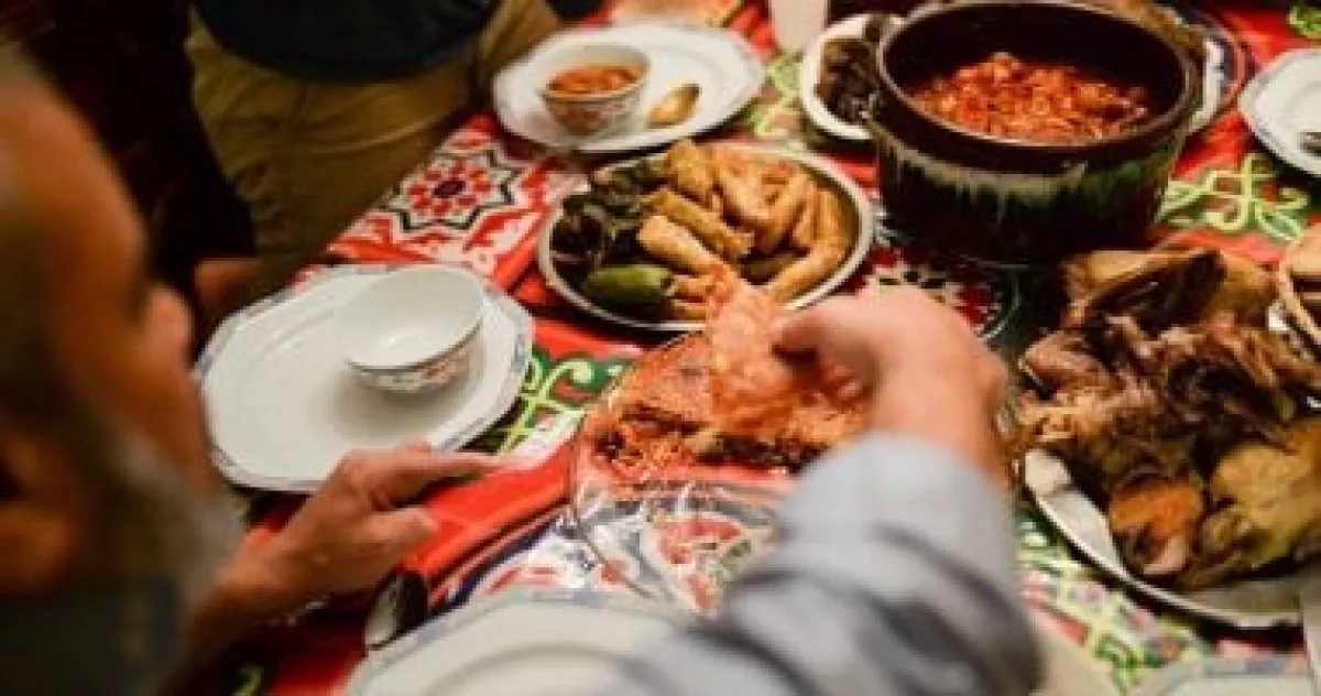 صحة رمضان: نصائح عملية لتجنب زيادة الوزن وتهيئة الأطفال للصيام