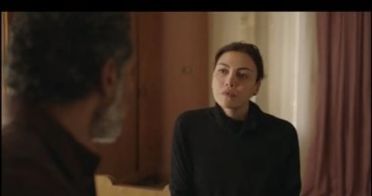 "توابع" يثير الجدل: ما الفرق بين البارانويا والقلق في عالم السوشيال ميديا؟