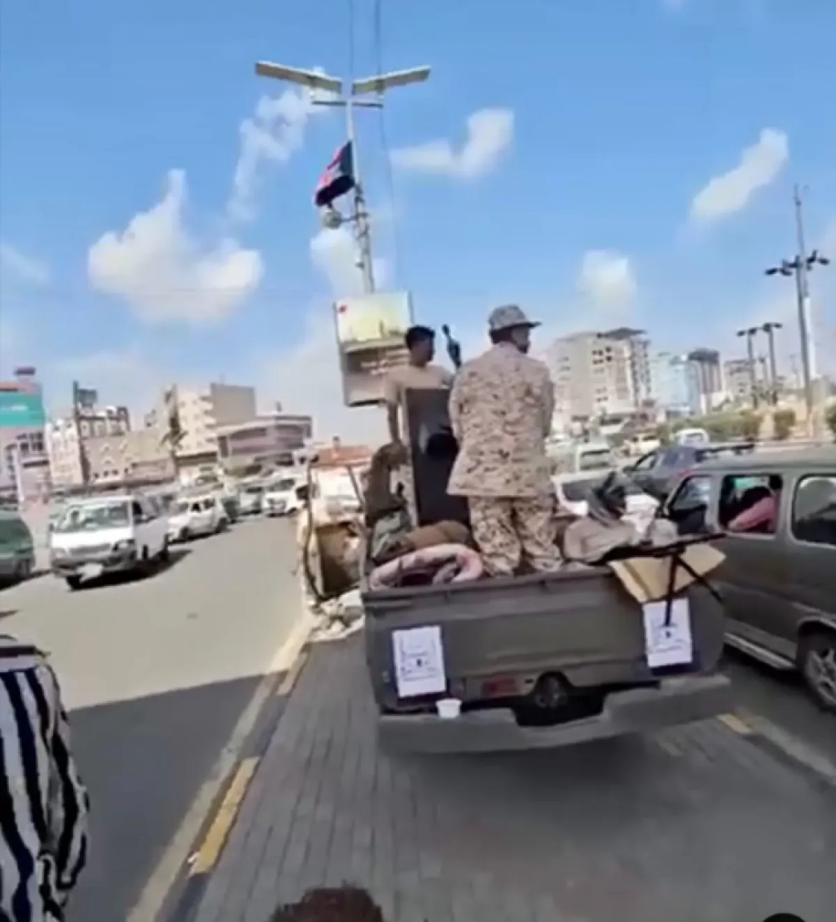 وسط عمليات تفتيش دقيقة..   انتشار كبير لقوات العمالقة في أحياء ومداخل عدن لمواجهة أي احتجاجات