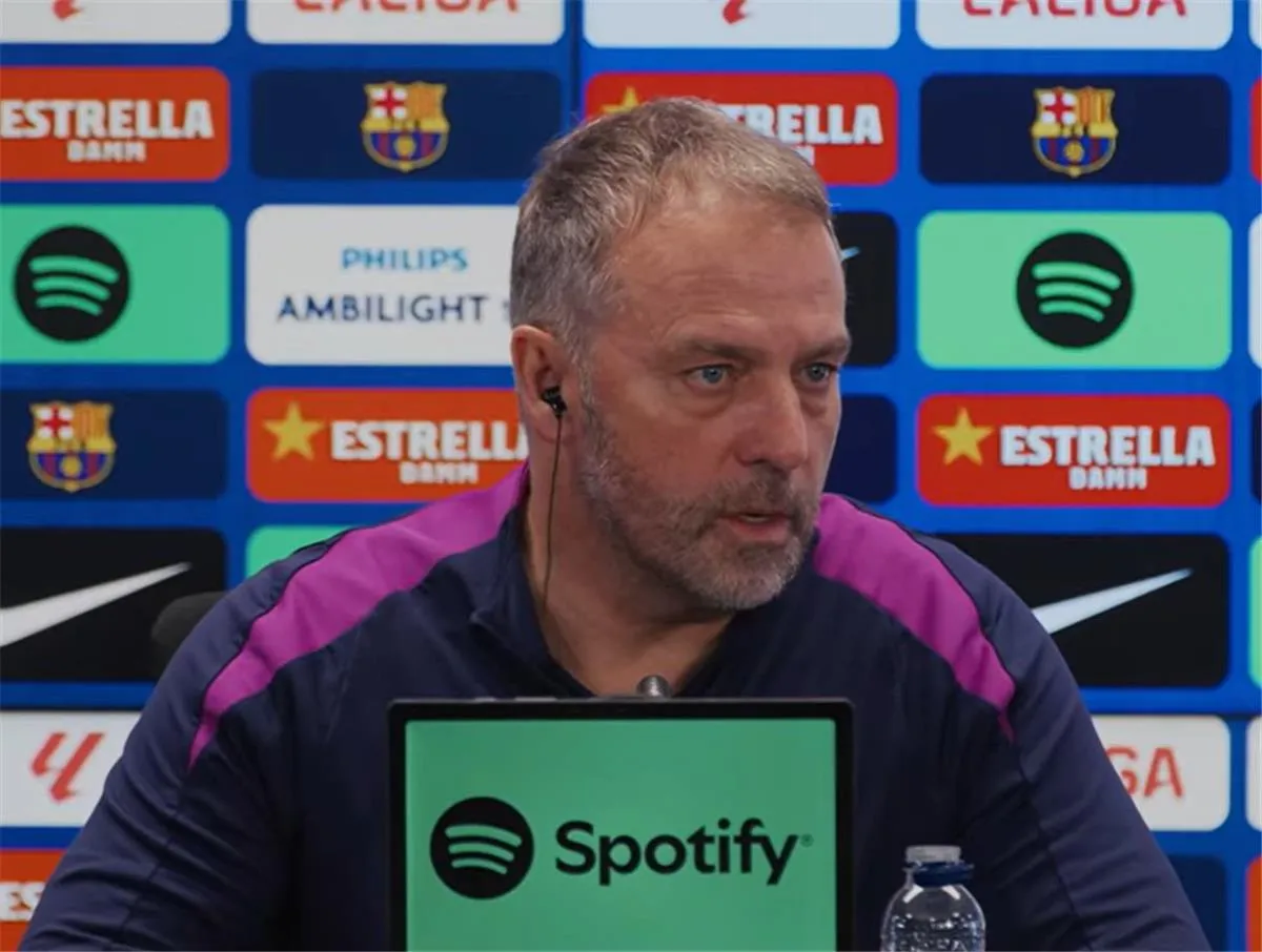 فليك وبرشلونة: شغف البداية وتحدي أوروبا.. "لا أسعد بتجنب باريس"