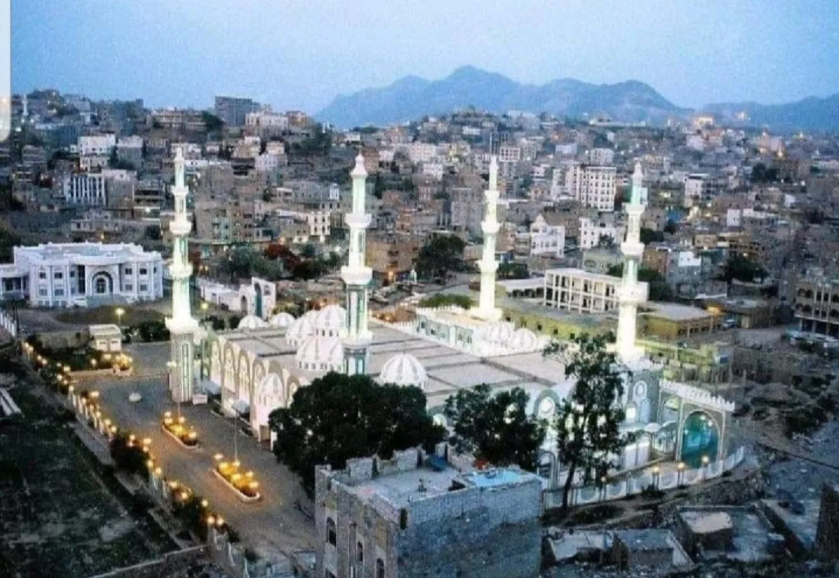 إغلاق مصلى النساء في مسجد السعيد بتعز بسبب منازعات على الصف الأول