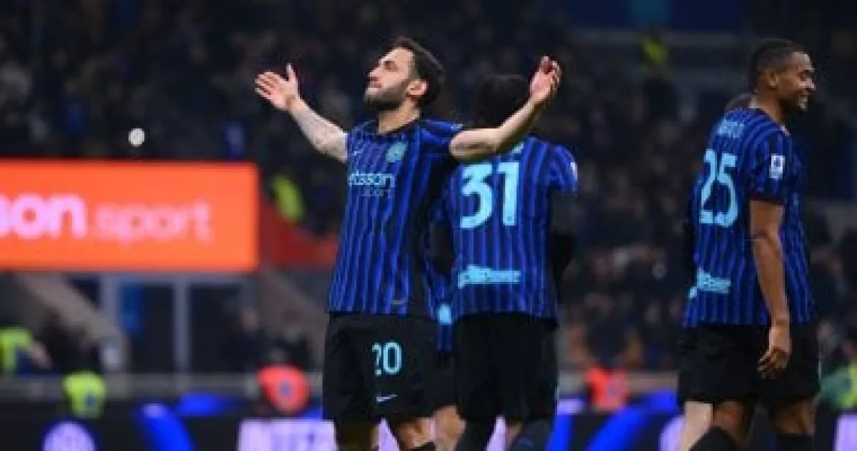 إنتر ميلان يحسم جنوى ويقترب بشدة من تاج الدوري الإيطالي