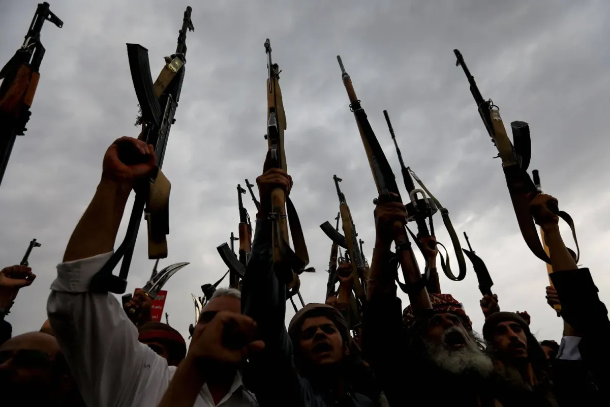 قيادات الحوثي تفرّ من صنعاء وتترك المدنيين في مرمى التصعيد خدمةً لأجندة إيران