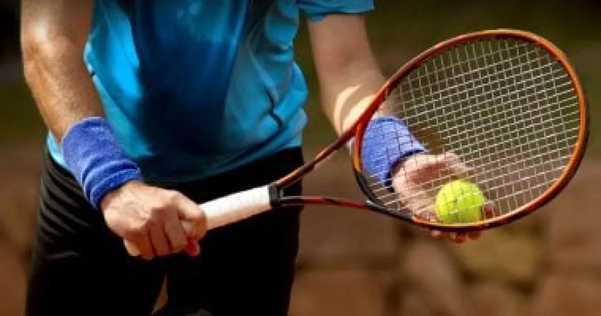احتفال عالمي برياضة التنس: من "لعبة الكف" إلى الملاعب الحديثة