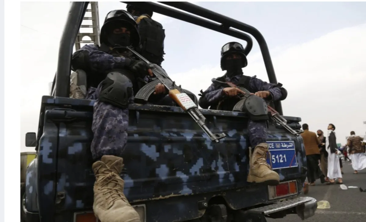 صنعاء.. أطقم حوثية تجبر التجار على دفع الزكاة والضرائب مضاعفة واحتجاز الرافضين