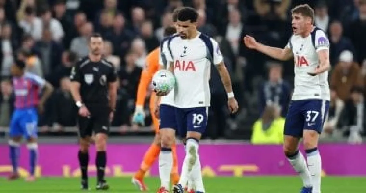 بالاس يسحق توتنهام بثلاثية.. السبيرز يواصل السقوط في البريميرليج