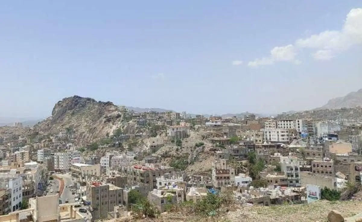 غضب شعبي في تعز وتحميل قيادة المحافظة مسؤولية غياب الكهرباء منذ 15 عاماً