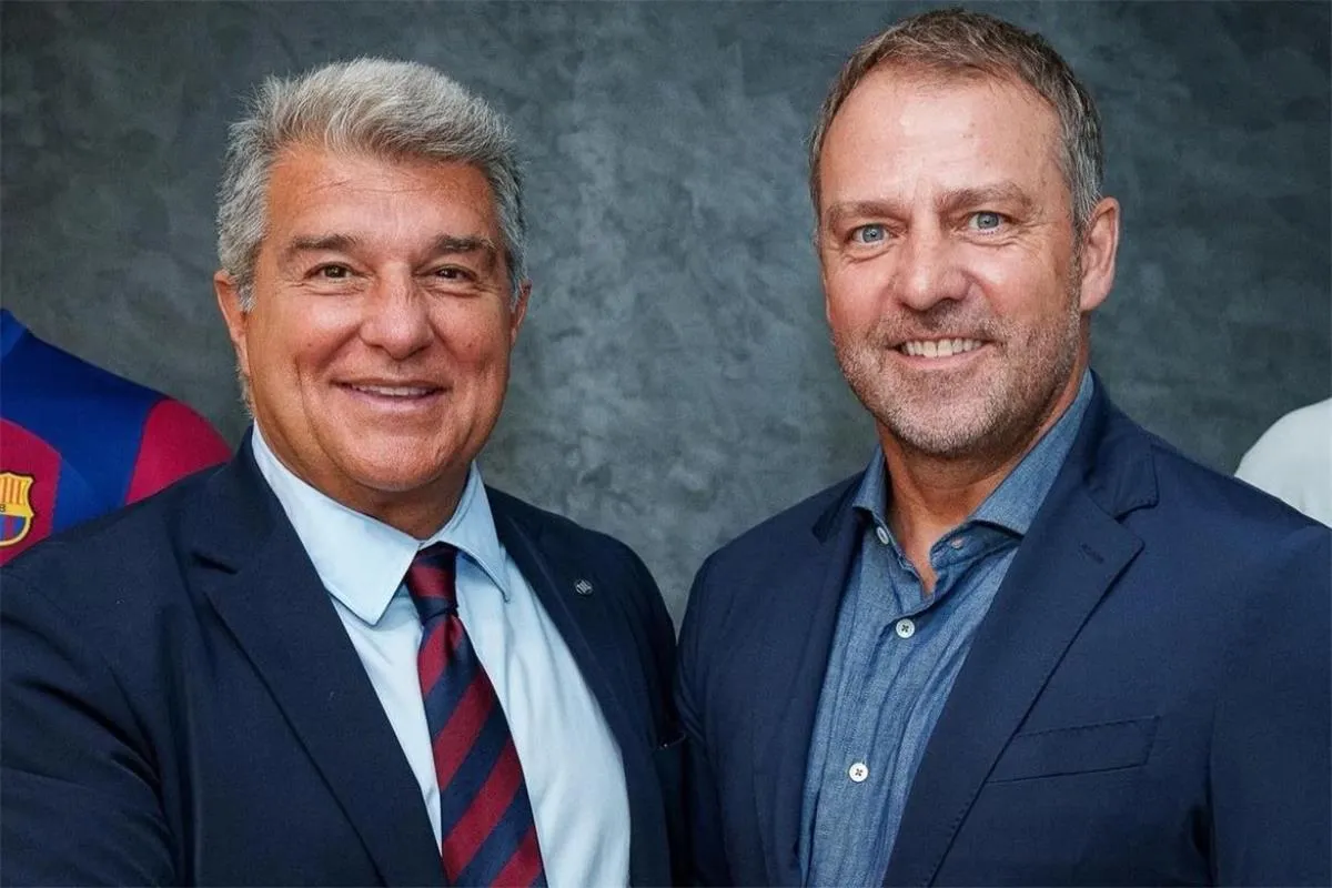 مصير هانز فليك معلق: لابورتا يوضح موقفه ويحذر من تغييرات مرتقبة في برشلونة