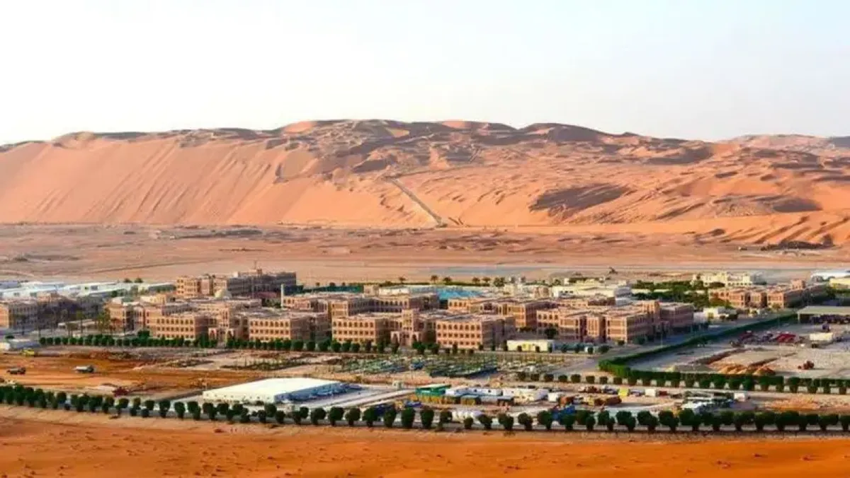 الدفاعات الخليجية تتصدى لهجمات صاروخية ومسيرات إيرانية متزامنة