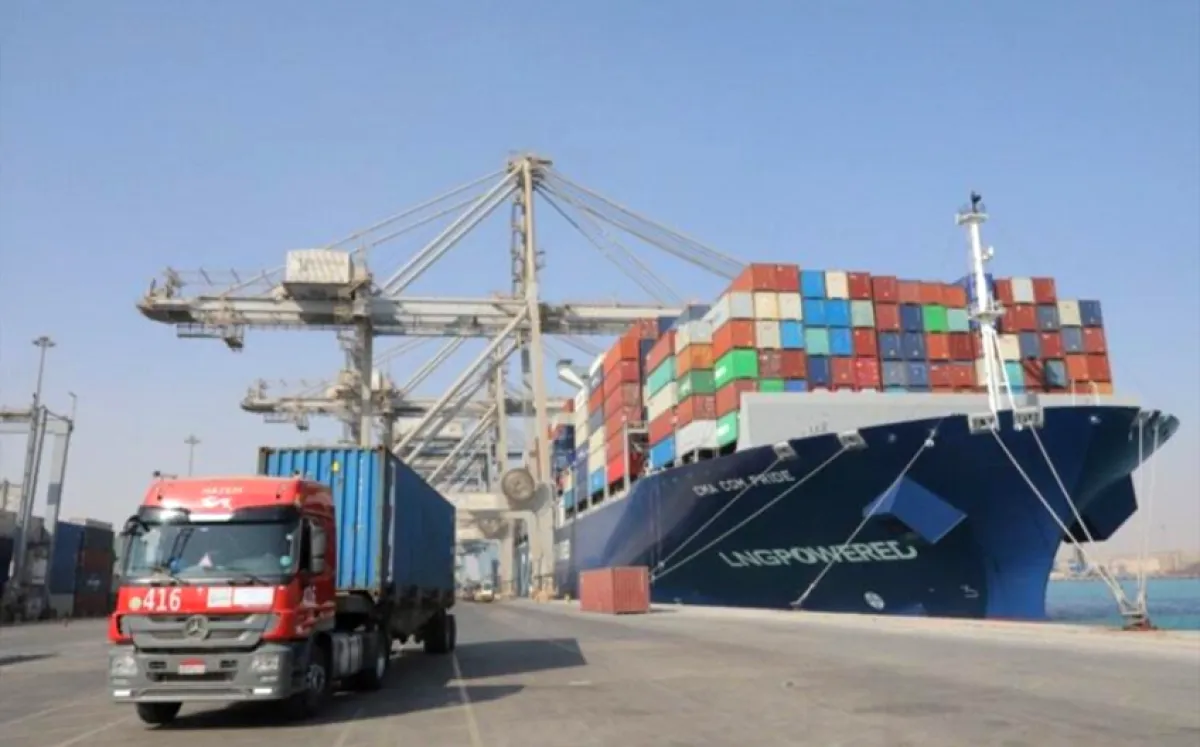 مصر تعلق الصادرات إلى اليمن والخليج بسبب ارتفاع تكاليف الشحن