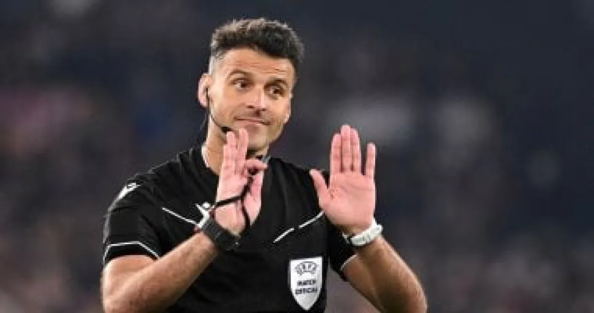 حكم إسباني يقود مواجهة جالاتا سراي وليفربول في أبطال أوروبا.. وصلاح يضع شروط البقاء