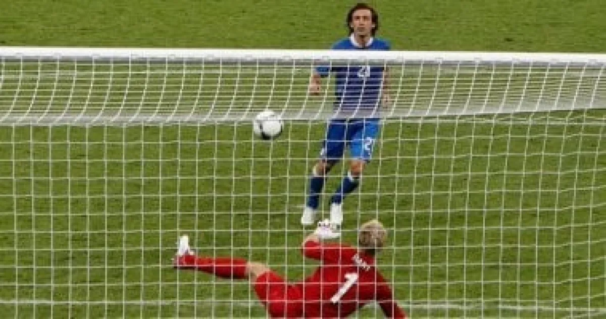 بيرلو يُعيد إحياء "بانينكا" التاريخية في شباك إنجلترا بيورو 2012