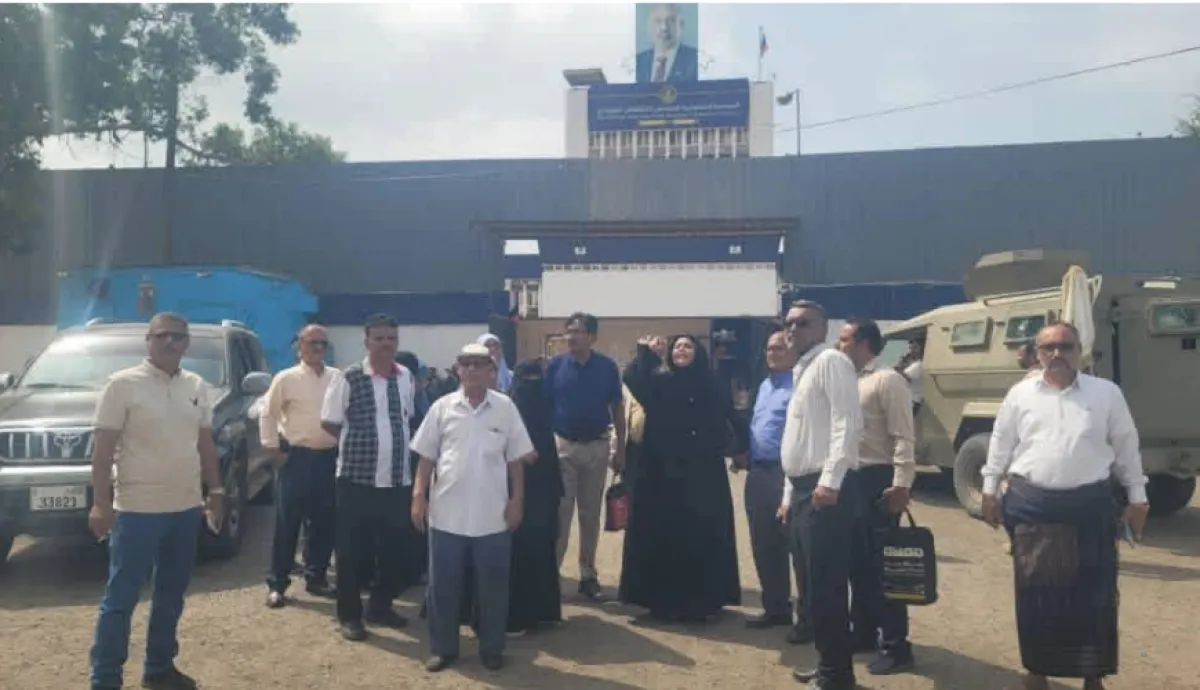 عدن .. إغلاق مبنى الأمانة العامة للانتقالي للمرة الثالثة خلال أيام