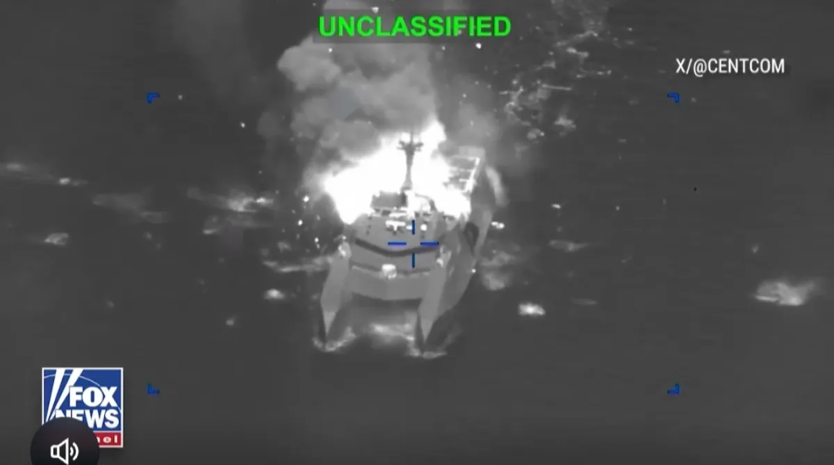 فوكس نيوز: الطيران الأمريكي يدمر سفنًا إيرانية تهدد الملاحة الدولية