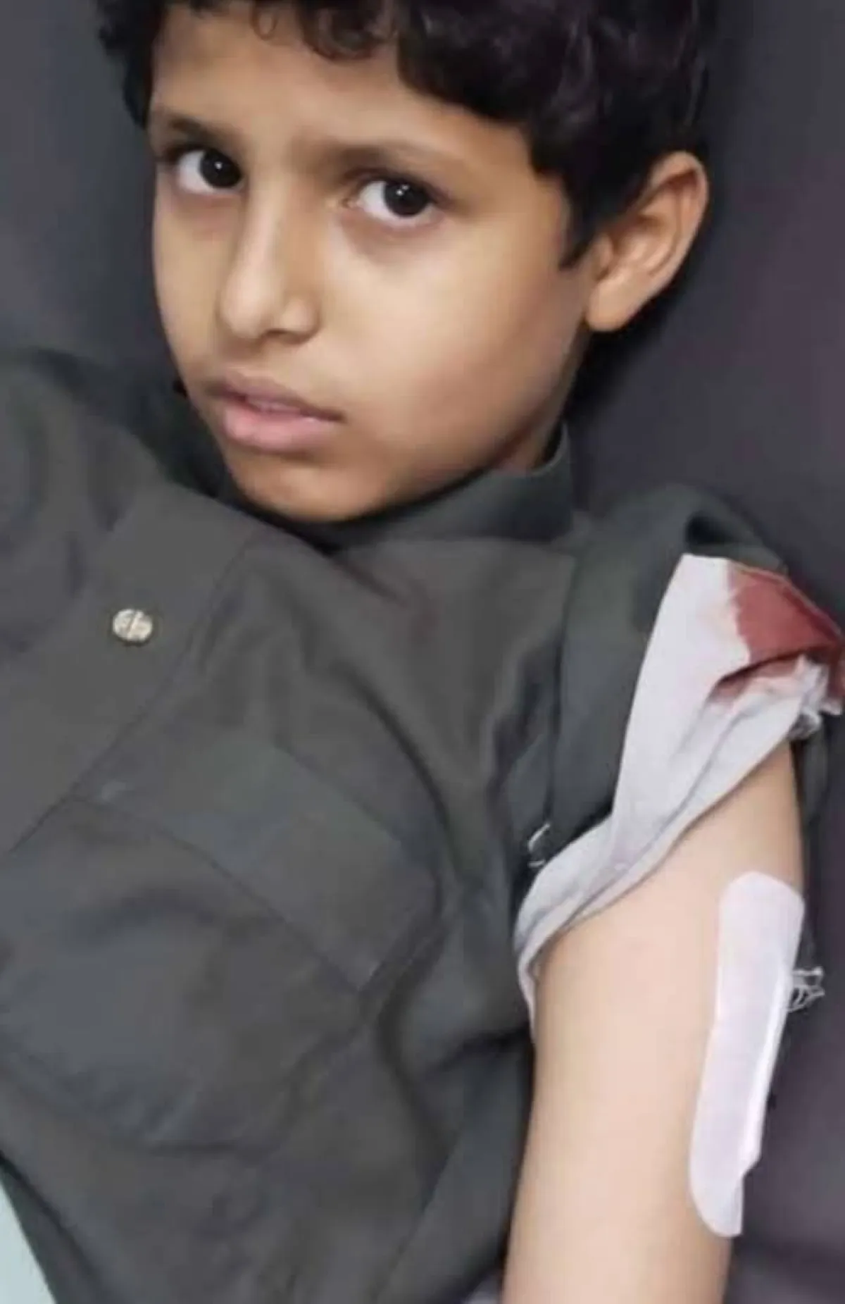 إصابة امرأتين وطفل جراء تبادل إطلاق نار عشوائي بين جنود في شبوة