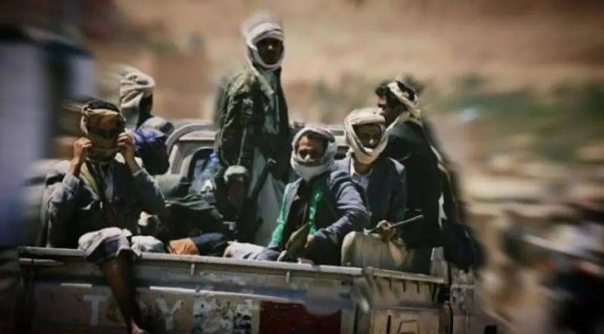 الحوثيون يواصلون عسكرة رداع لقمع الغضب الشعبي… حشد عسكري واسع لمنع احتجاجات تطالب بالعدالة