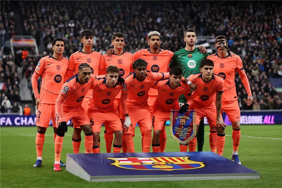 فليك يُجري تعديلات حاسمة على تشكيلة برشلونة قبل مواجهة إشبيلية المرتقبة