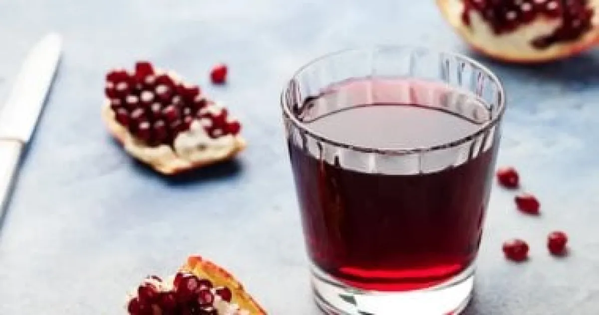 الرمان والتوت: أيهما البطل لصحة القلب أم المسالك البولية؟