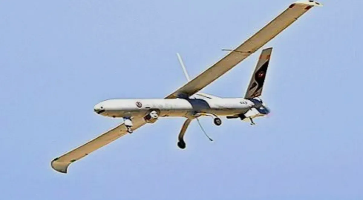 تحليق استطلاعي مكثف فوق الحديدة يكشف تحركات مليشيا الحوثي ويعيد تسليط الضوء على عسكرة الساحل الغربي