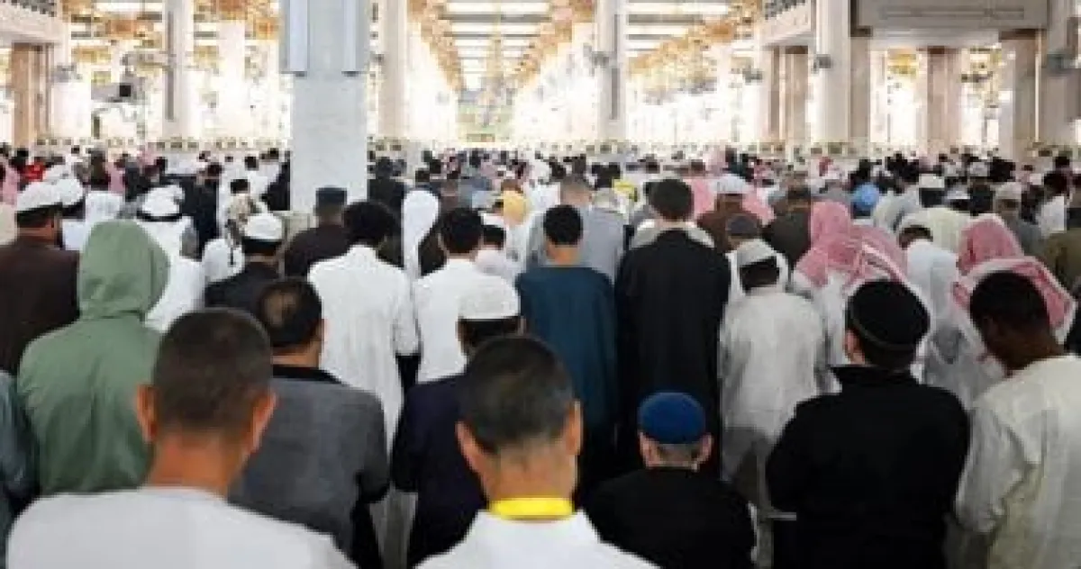 تطور ساحات "الحصوات" بالمسجد النبوي: من موقع للتعليم إلى مرافق حديثة لخدمة المصلين