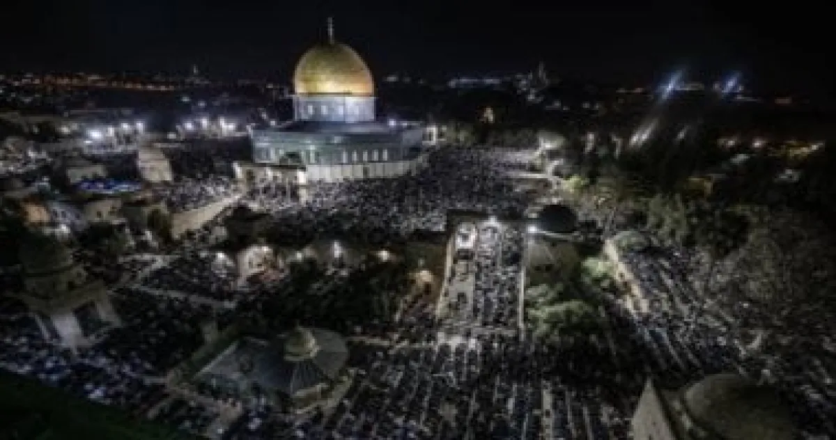 قوات الاحتلال تمنع صلاة التراويح في أحياء القدس وتغلق محيط الأقصى