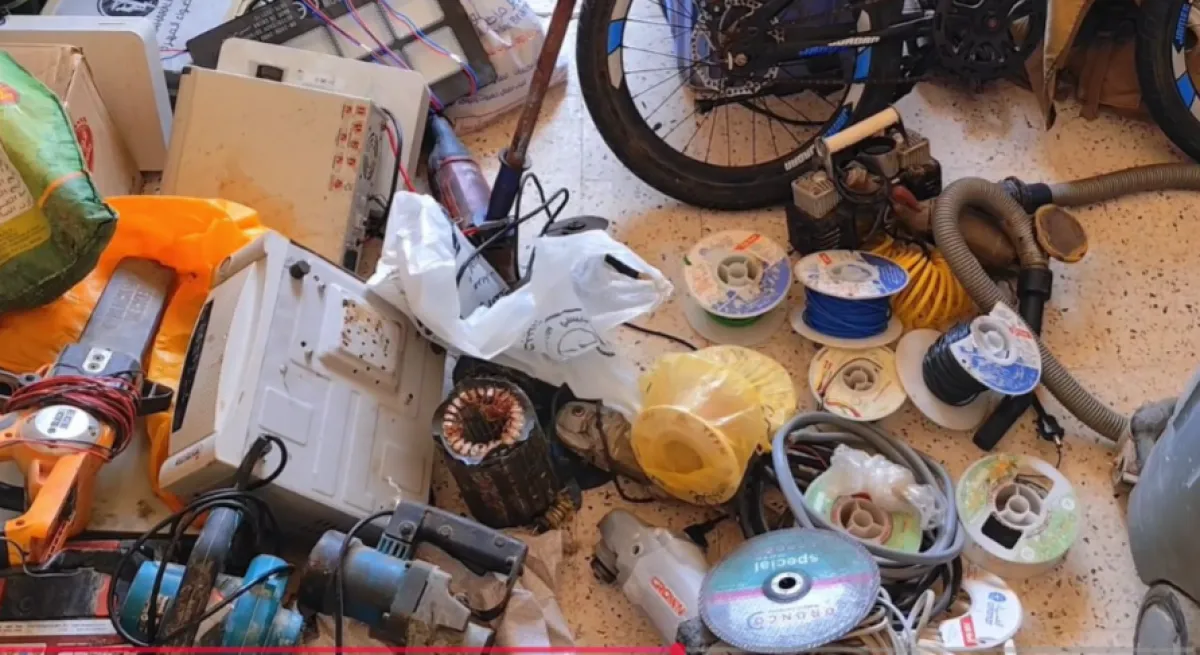 الأجهزة الأمنية في المهرة تفكك خلية إجرامية وتضبط مخدرات وأسلحة