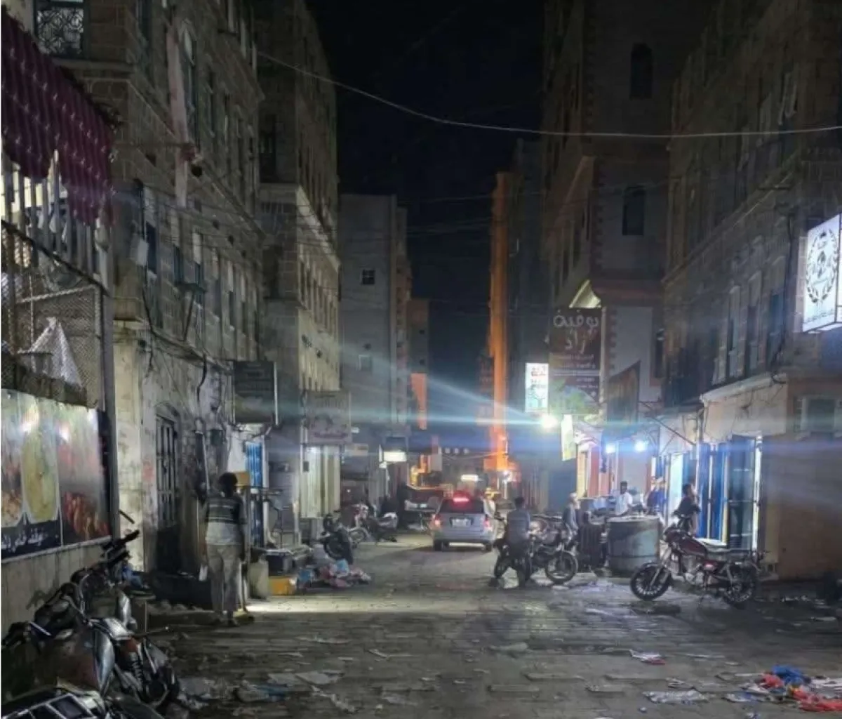 مطالبات بإغلاق سوق القات في الشرج بالمكلا بسبب الفوضى وتراكم النفايات