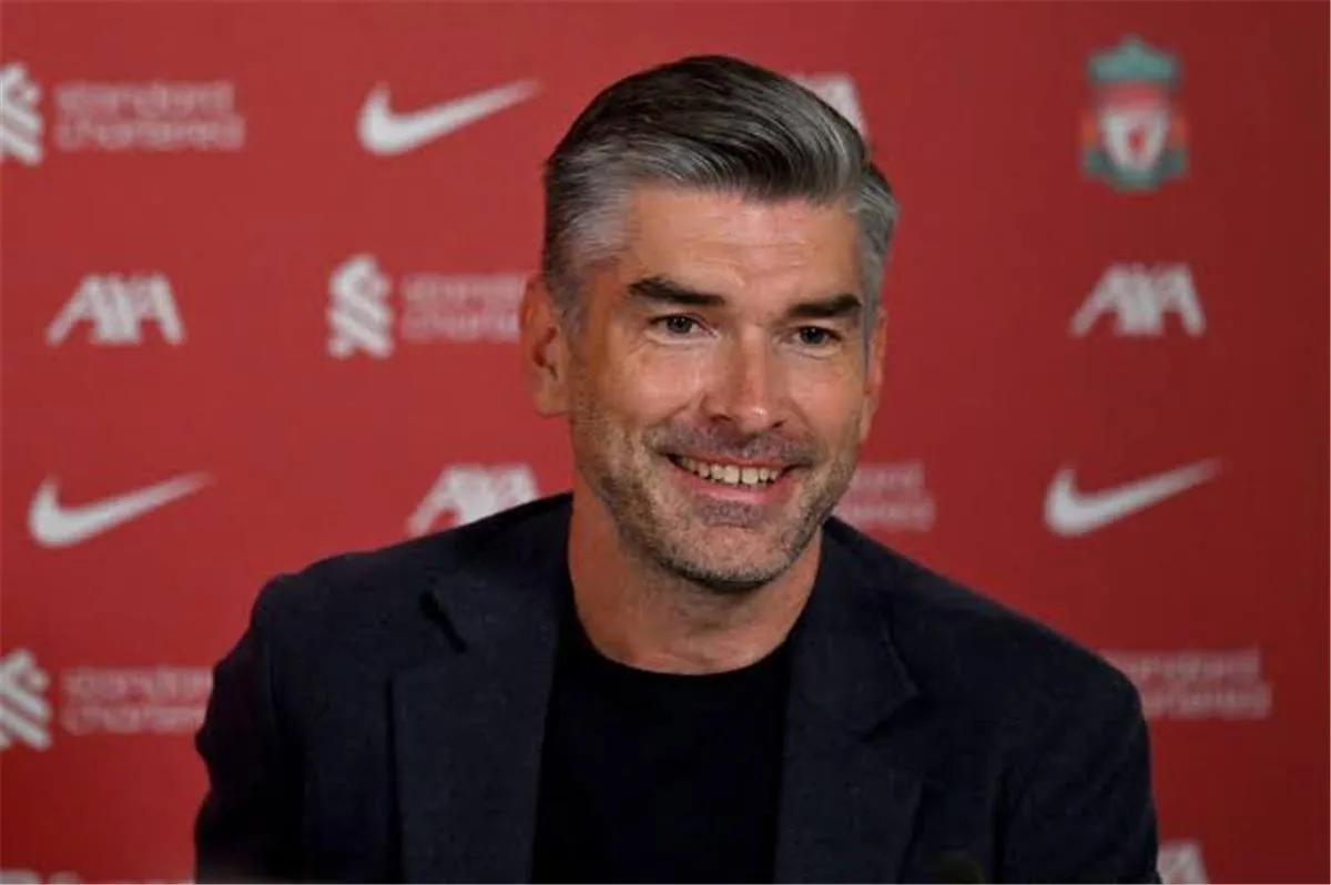 مستجدات مثيرة: حقيقة مفاوضات الهلال السعودي مع المدير الرياضي لليفربول