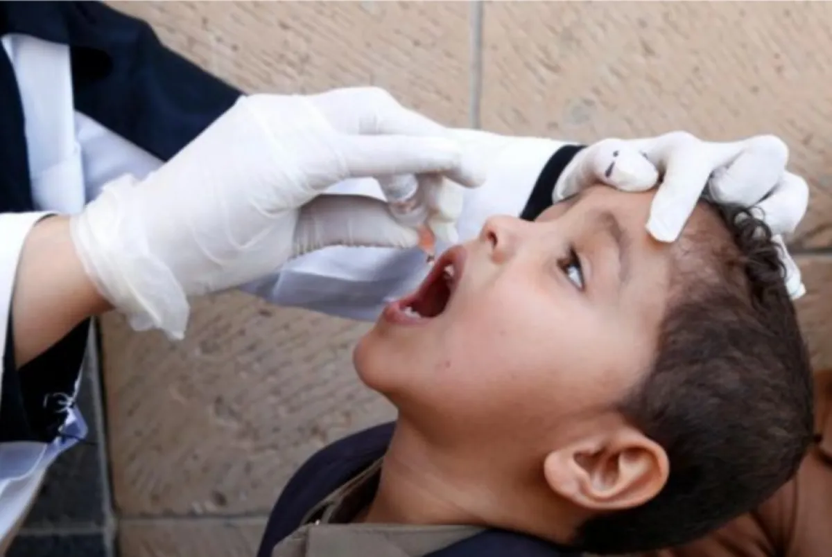 الصحة العالمية تعلن وقف انتقال شلل الأطفال في المحافظات اليمنية المحررة