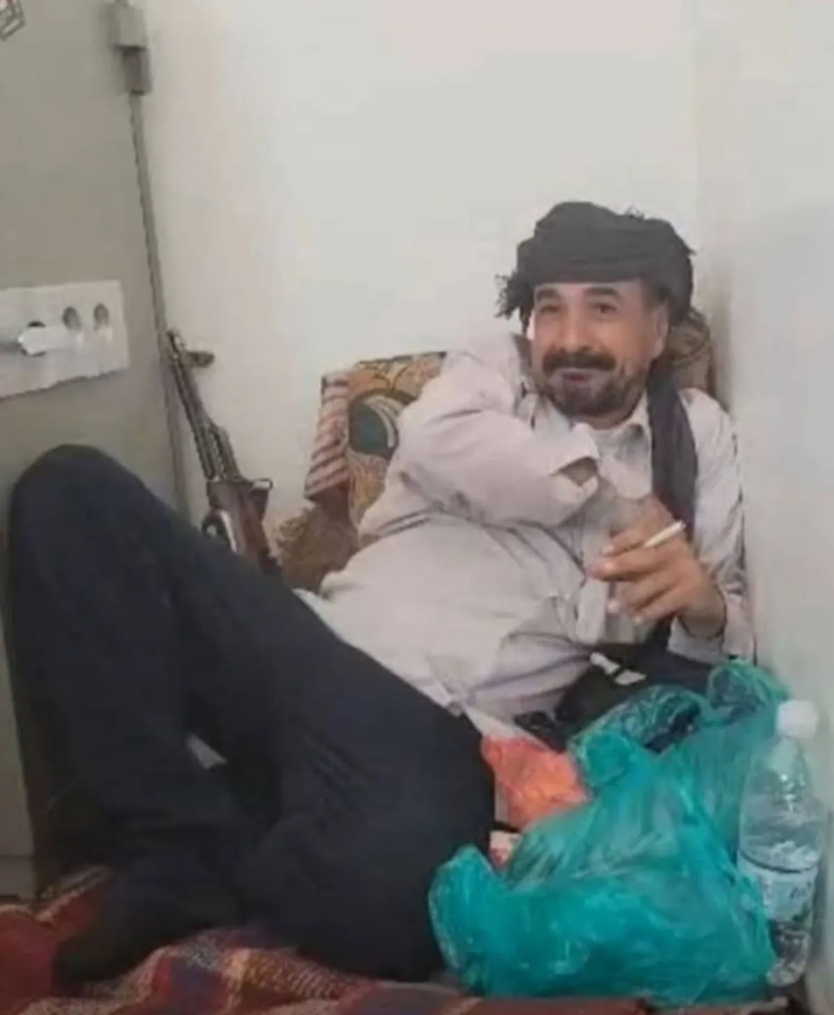 القبض على قاتل ابنه المغترب بعد محاصرة منزله بالضالع