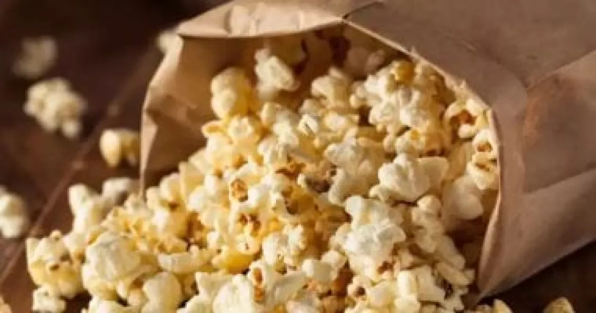 الفشار على رأس القائمة: وجبة خفيفة سحرية تحمي قلبك من الأمراض