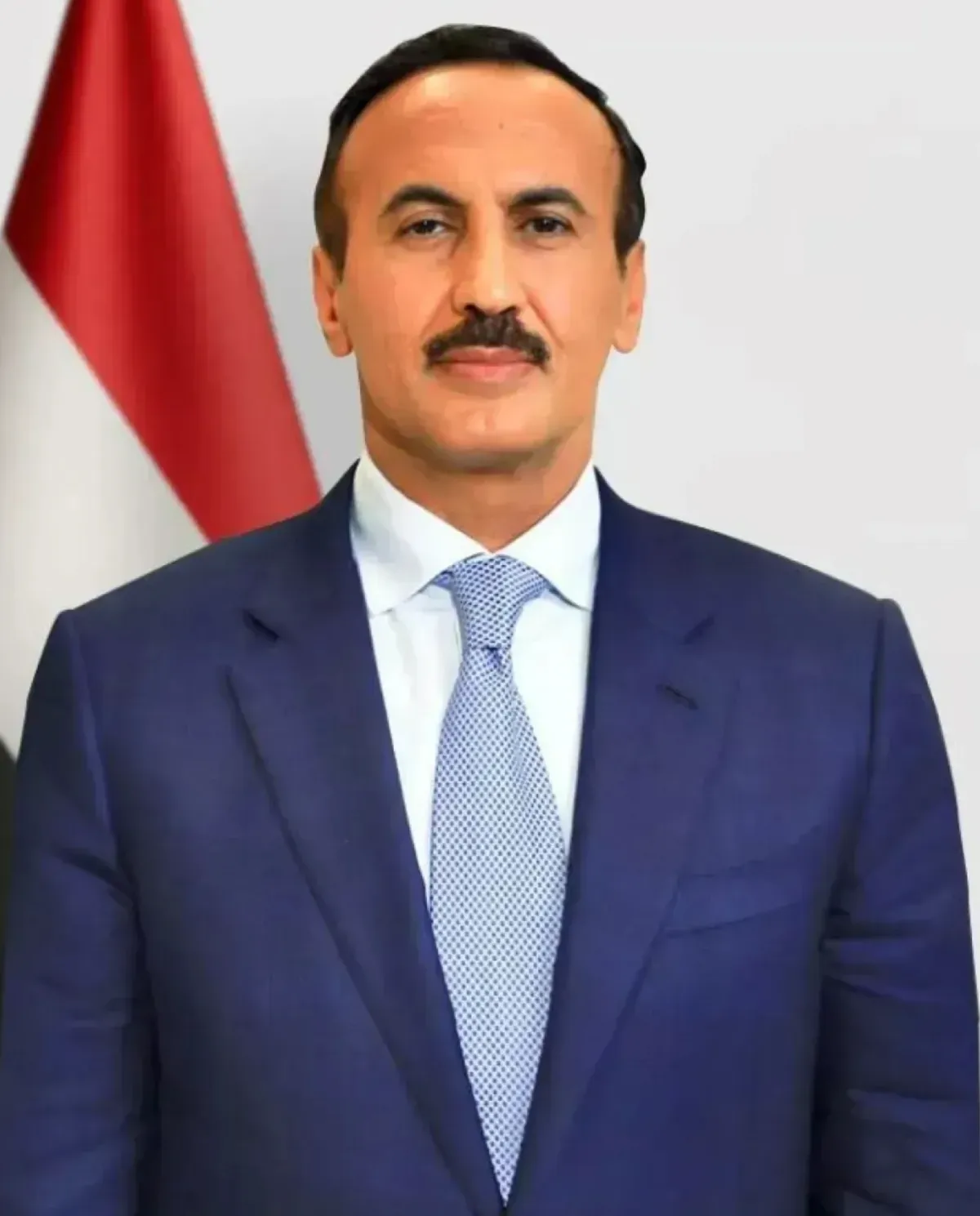 رئيس تحرير “المنتصف” نزار الخالد يهنئ السفير أحمد علي عبدالله صالح بحلول عيد الفطر المبارك