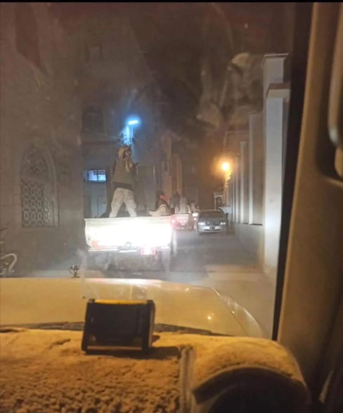 حملة أمنية واسعة في المكلا إثر حادث إطلاق نار وإصابة مدنيين