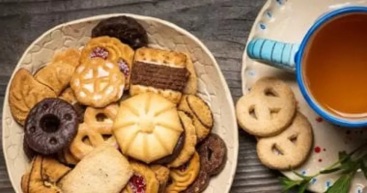 إفطار العيد بالشاي والحلويات: دليلك للاستمتاع بالعادة التقليدية بذكاء