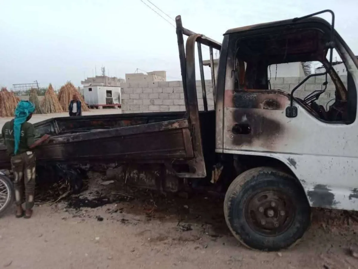 لهو الأطفال يتحول إلى كارثة.. احتراق قلاب محمّل بالقصب في حجة بعد اندلاع حريق مفاجئ