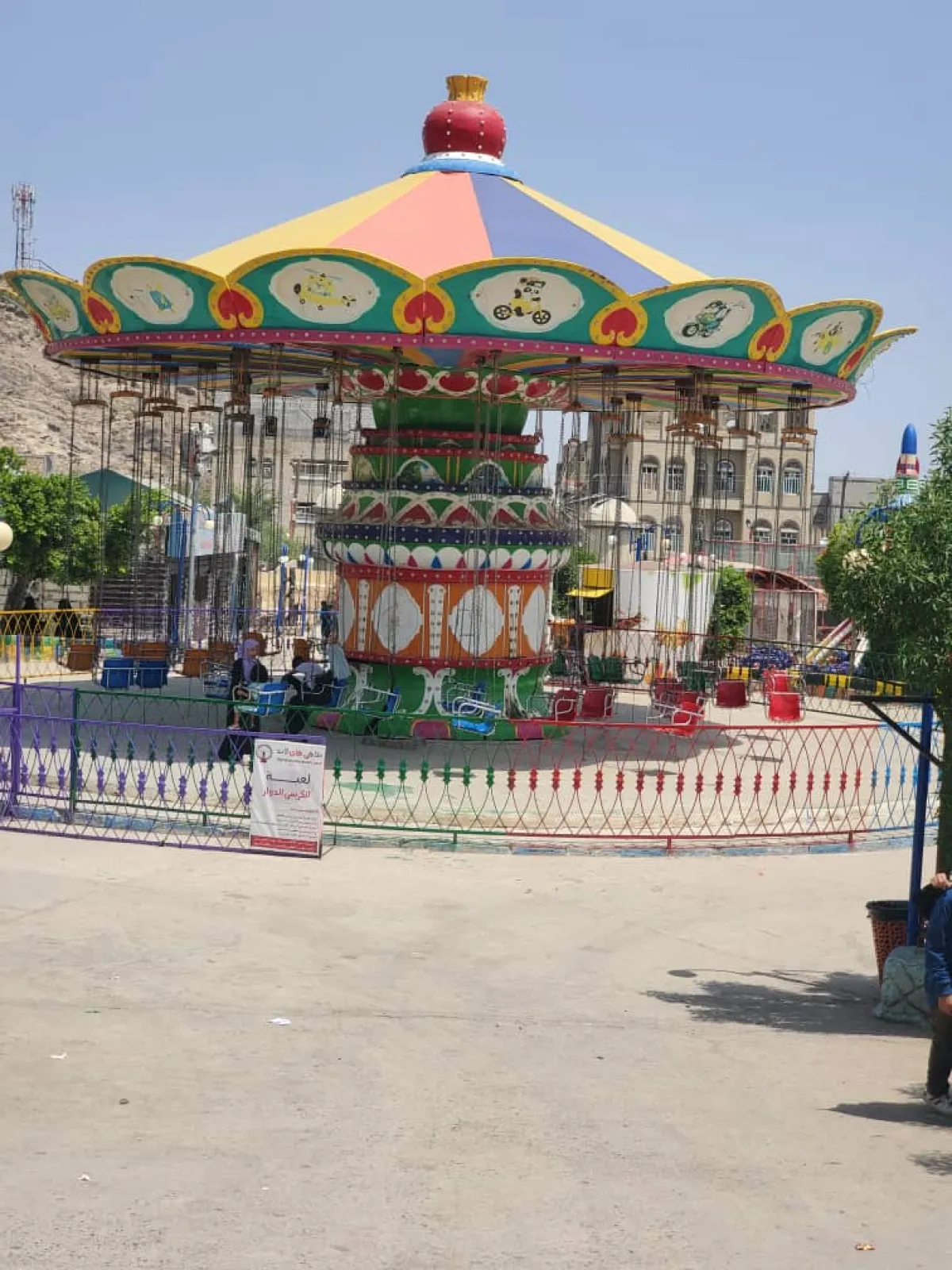 حدائق تعز شبه خالية في العيد.. الظروف المعيشية تغيّب الزوار