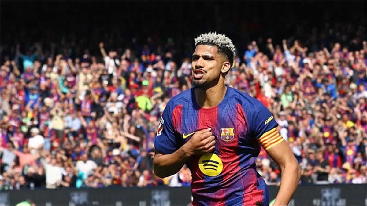 أراوخو يفتتح التسجيل لبرشلونة بضربة رأسية حاسمة أمام رايو فاليكانو