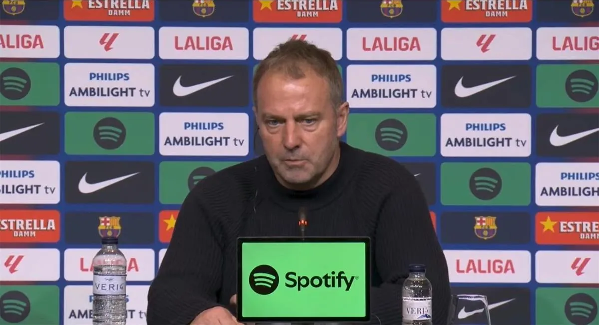 فليك يشيد بتألق حارس برشلونة ويؤكد: جارسيا هو سبب خروجنا بشباك نظيفة