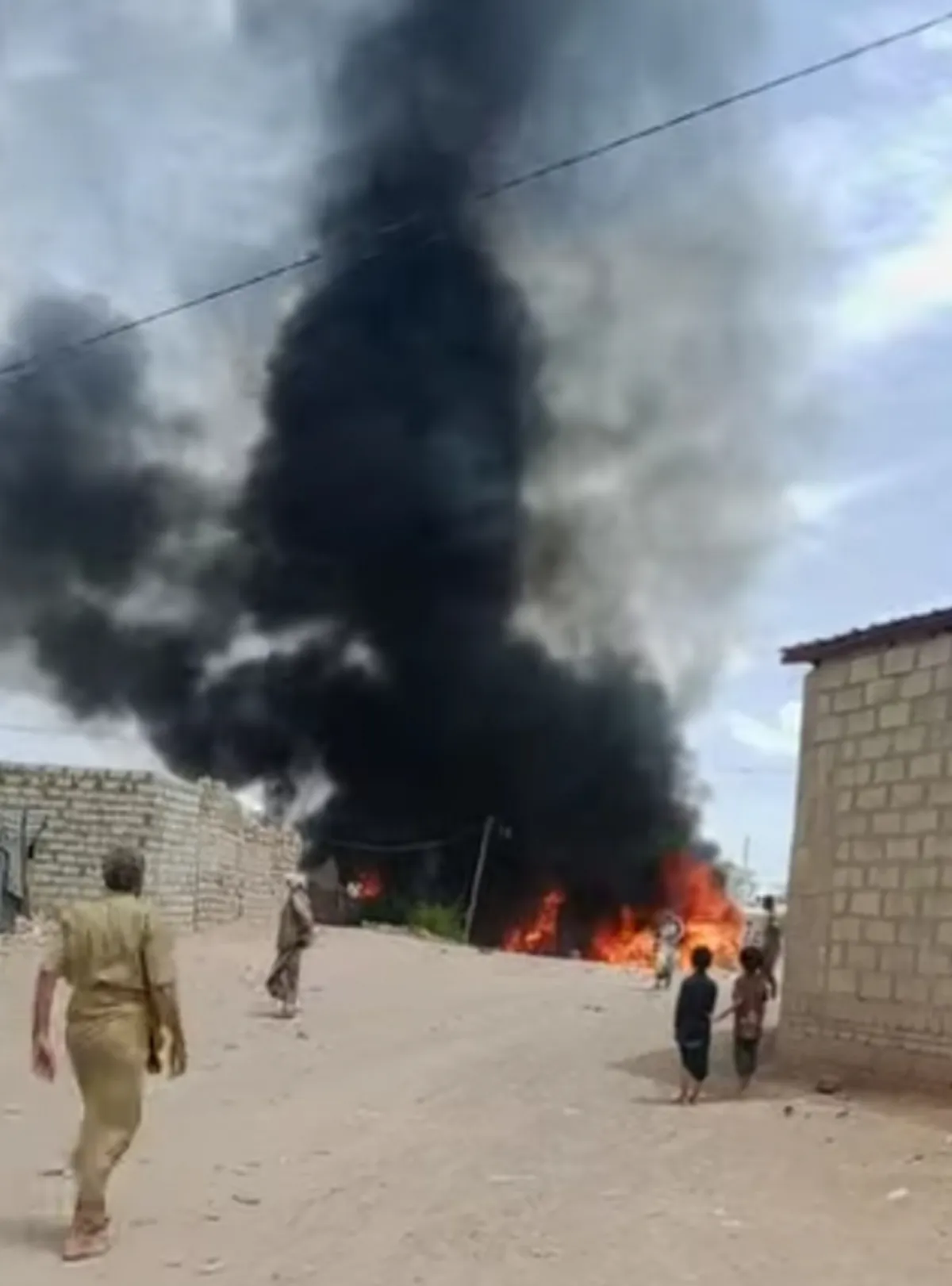 حريق يلتهم كرفانات وخيام للمهمشين في الجفينة بمأرب