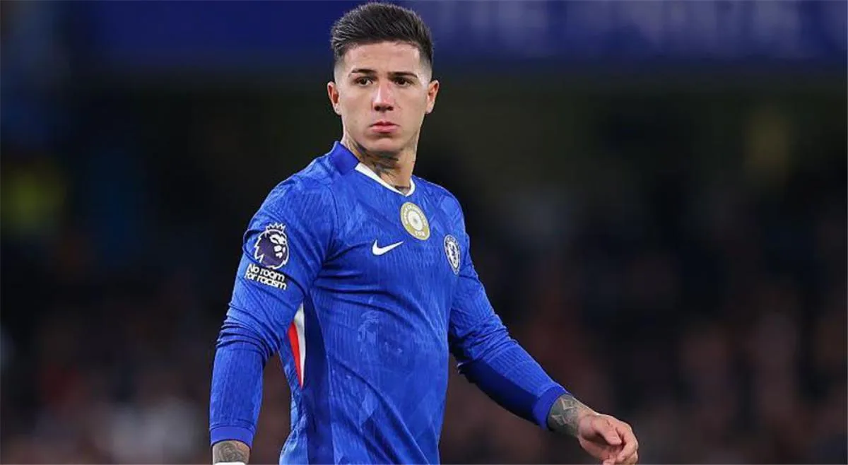 إنزو فرنانديز يحسم الجدل: لا مفاوضات حالية مع ريال مدريد