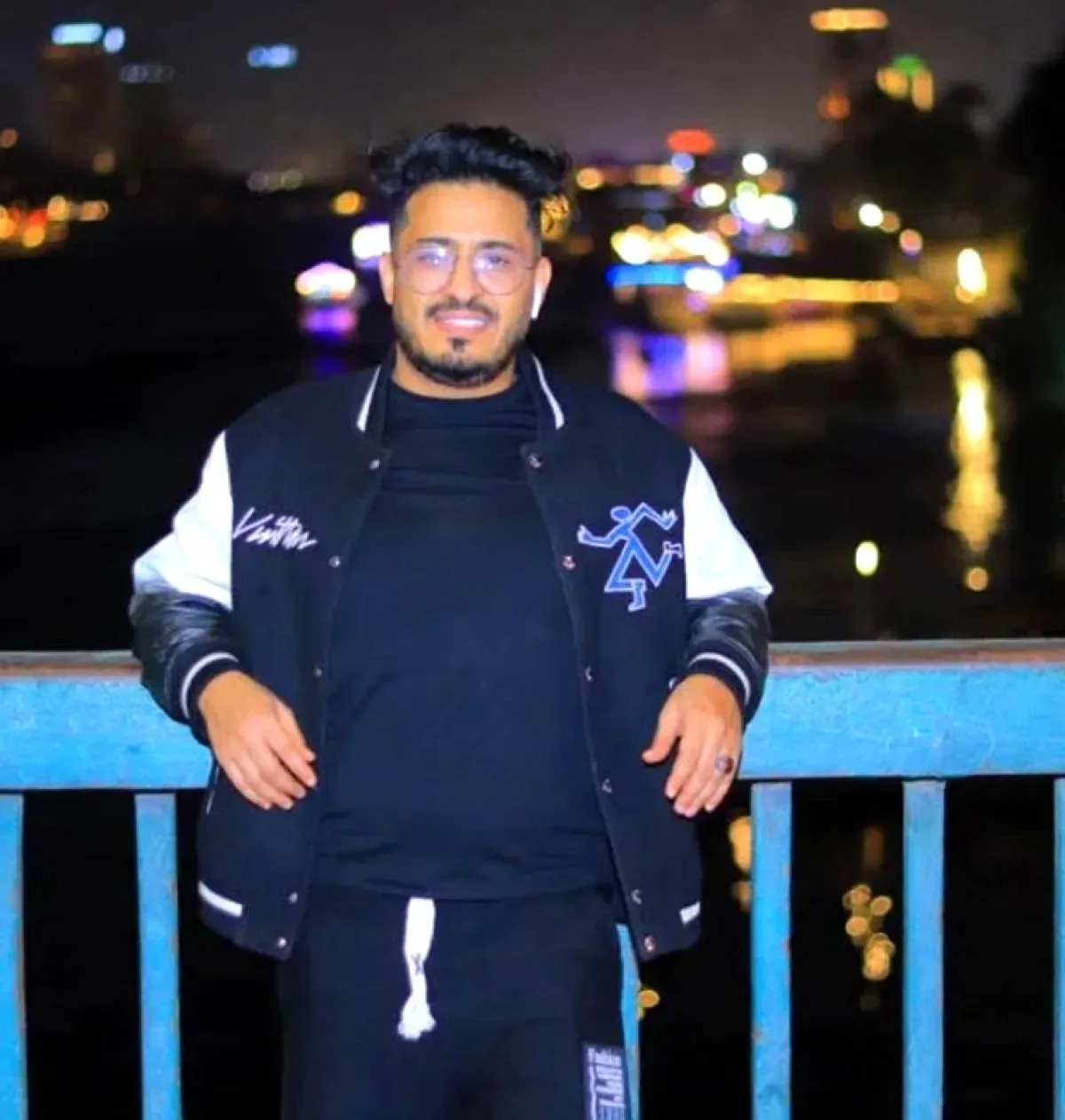 خطأ في الاسم يضع فناناً يمنياً خلف القضبان.. واقعة مطار عدن تفتح ملف خلل التحقق الأمني