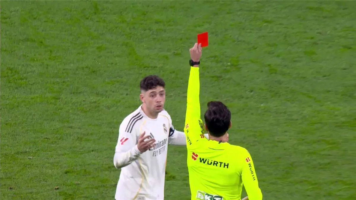 لجنة الحكام تؤكد صحة طرد فالفيردي في قمة ريال مدريد وأتلتيكو
