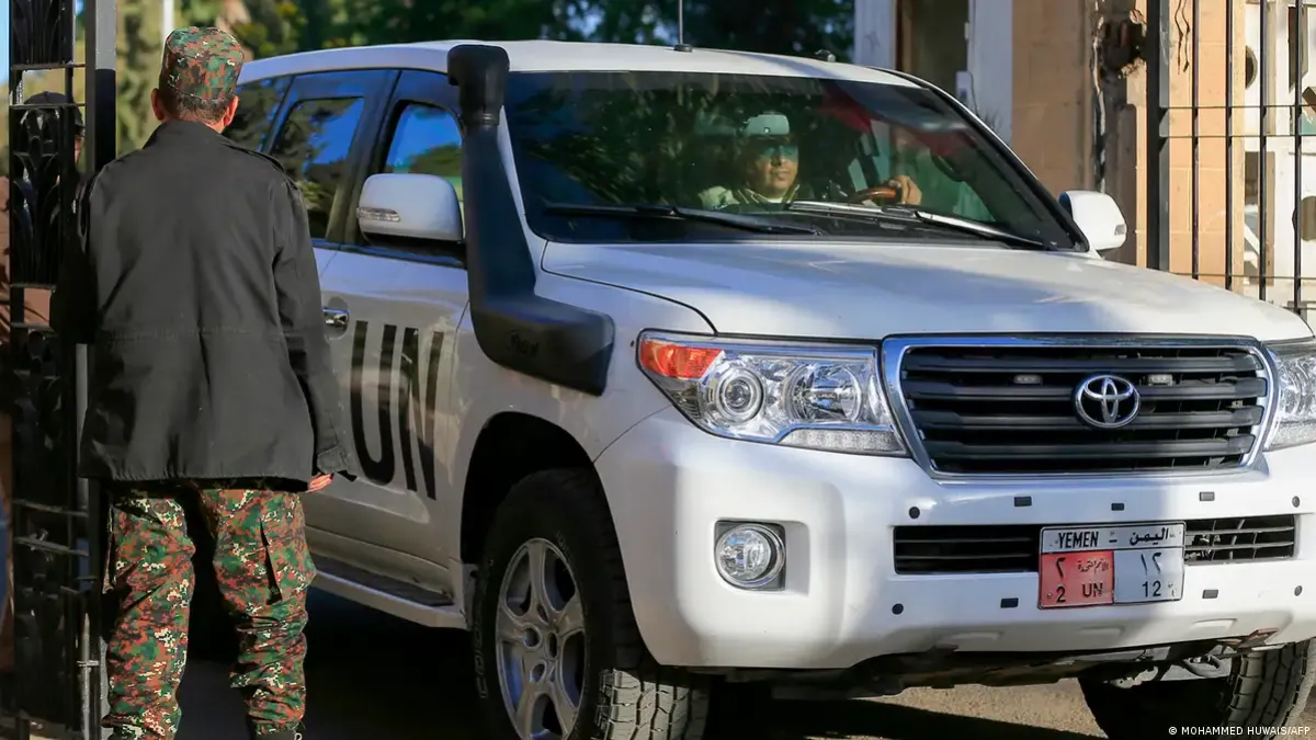 مفوض حقوق الإنسان يطالب الحوثيين بالإفراج الفوري عن موظفي الأمم المتحدة المحتجزين