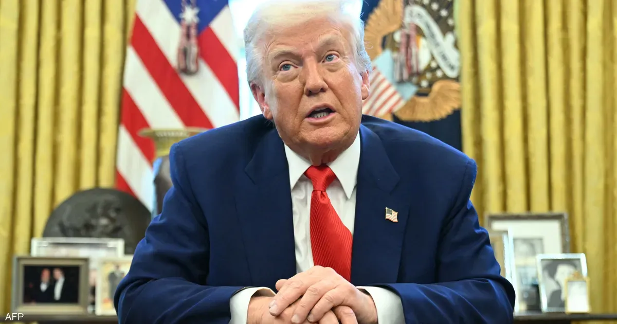 ترامب .. يؤكد تفوق واشنطن العسكري ويصف إيران بـ"المتوسلة" للصفقة